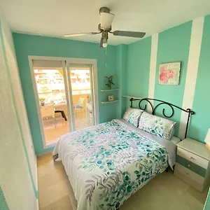 With Sea And Mountain Views En Piso Compartido 1 O 2 Personas Bed and breakfast